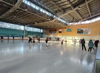 Семьи пензенских участников СВО смогли бесплатно покататься на коньках