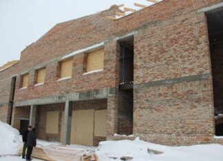 В Средней Елюзани продолжается строительство двухэтажного Дома культуры