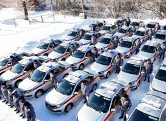 В Пензе росгвардейцам передали ключи от 30 новых служебных автомобилей