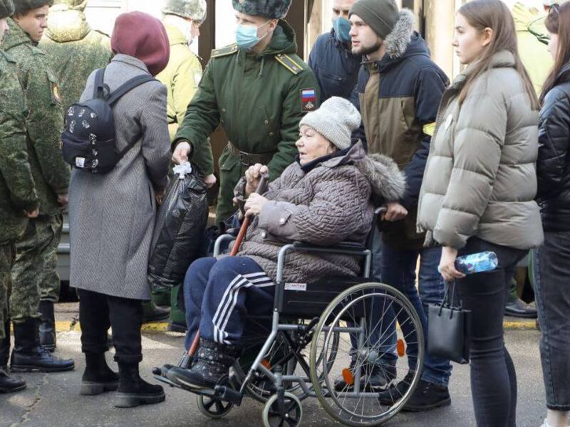 Жители донецкой и луганской народной республики. Беженцы с Донбасса в Красноярске. Беженцы в Пензе. Беженцы из Донбасса.