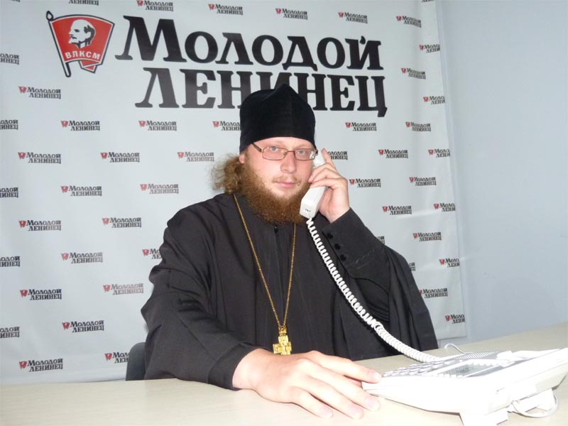 Можно ли православным курить. Священник.