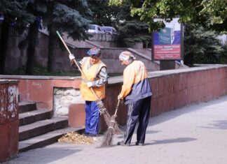 Работающим пенсионерам придется уволиться?