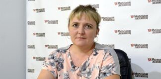 Почему болит спина