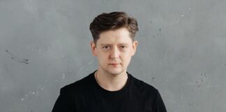 Илья Кочетков: «Рядом с женой иногда ощущаю себя дедом»