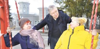 Кому в апреле увеличат пенсии