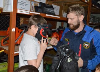 Дети-инвалиды побывали в гостях у пензенских спасателей