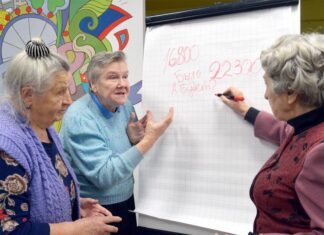 Кому прибавят пенсию этим летом