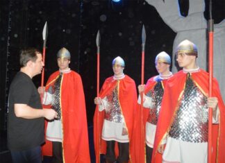 Пензенские студенты играют Пушкина