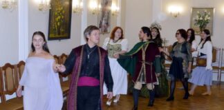 Губернаторский дом превратился в Средиземье