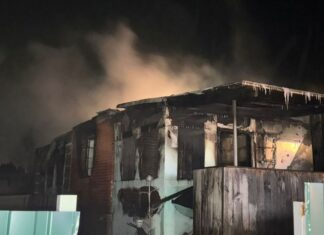 Следователи разбираются в обстоятельствах смерти мужчин при пожаре в Бессоновском районе