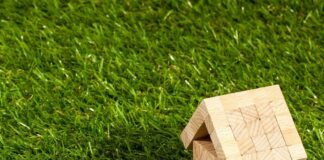 В Пензе 15 семьям из районов вручили жилищные сертификаты