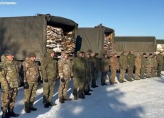 Из Камешкирского района в зону СВО отправили 16 машин с гумпомощью