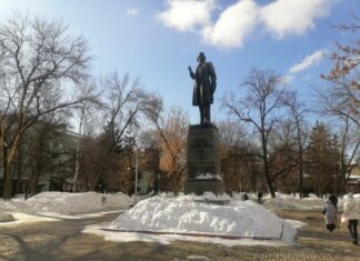 В Пензе к концу года отреставрируют памятник Белинскому