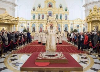 В Спасском соборе Пензы состоялось богослужение в честь Рождества. Фоторепортаж