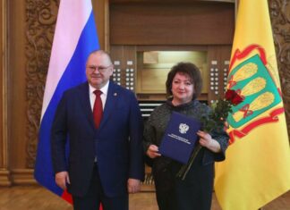 В преддверии 85-летия региона пензенцам вручили награды