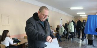 Мельниченко проголосовал на выборах Президента РФ