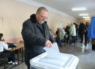 Мельниченко проголосовал на выборах Президента РФ