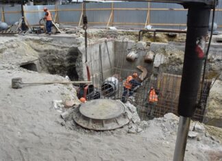 Мельниченко потребовал активнее ремонтировать теплосети