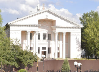 «Родину» обнесли забором. Что дальше?