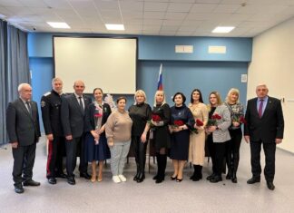 Жен пензенских офицеров наградили памятными медалями